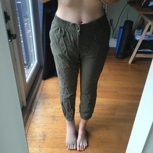 A New Day Sz M Cropped Army Green Pants